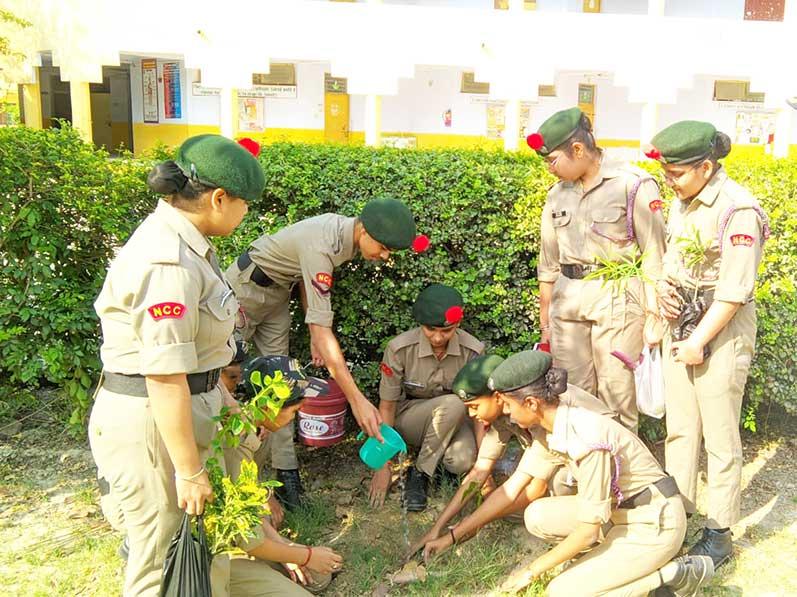 MVM Fatehpur: On the occasion of World Environment Day,  NCC Girls Cadets performed cleaning at the bank of Holy river Ganga and Boys Cadets planted saplings in the school campus and in the District Jail campus.