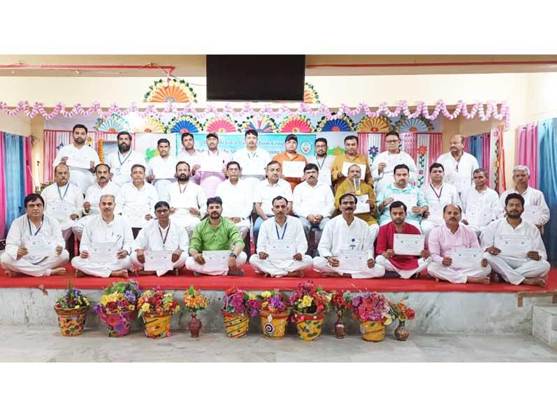 MVM Fatehpur : Three days in-service teacher's training workshop was organised at Maharishi Vidya Mandir, Fatehpur. Maharishi Vidya Mandir Kanpur teachers also joined the in-service teacher's training workshop.